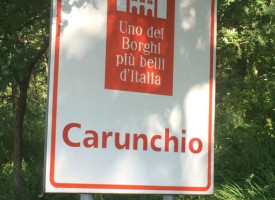 2018-06-Italy-Carunchio-sign